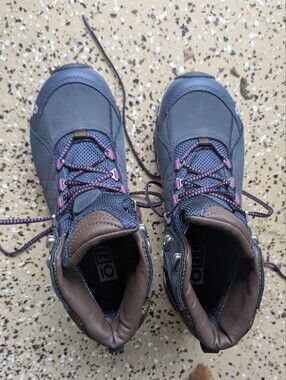 WIDE SIZE 7 Oboz Hiking Boots